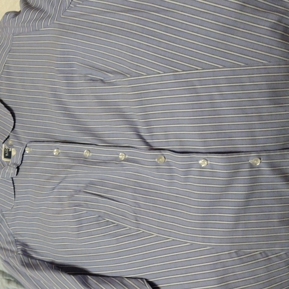 Riders by Lee, women's casual cotton button down blouses. Being sold as a Group - Picture 3 of 6